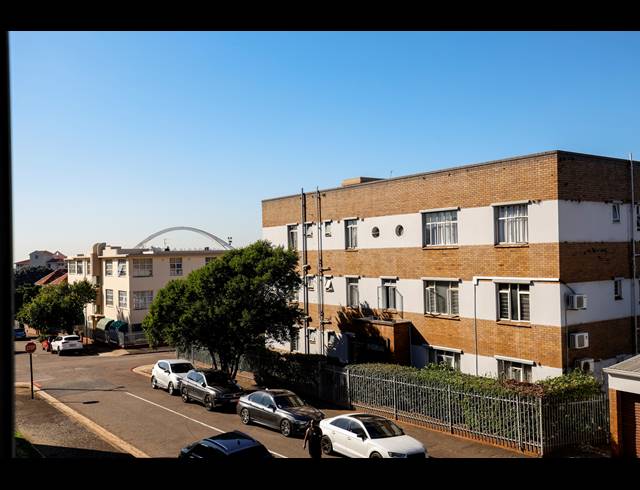 3 BEDROOM APARTMENT FOR SALE IN WINDERMERE